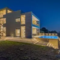 Luxury Villa Providenza, hotel u gradu Kaštela