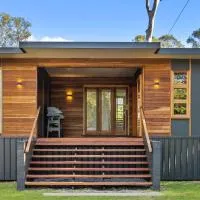 2 Bedroom Cottage with Lagoon pool & spa, hotel en Capalaba