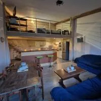 Loft, hotel Aujeurres városában