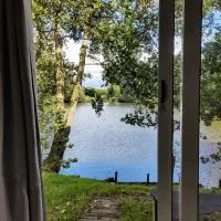 Huisje aan het water, hotel u gradu 'Lichtervelde'