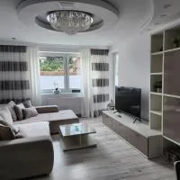 Moderne Wohnug mit Terrasse, khách sạn ở Pinneberg