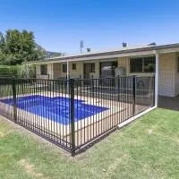 Hibiscus Holiday Home, hotell i Urangan