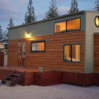 Folktales Rest - Tiny House Unique Stay، فندق في إسبيرانس