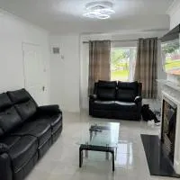 Olashade Villa, hotel in Lucan