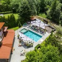 Valevtsi Mount Lodge - 365 days hot outdoor pool -، فندق في Valevtsi