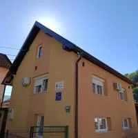 Kuća za odmor Majka, хотел в Фойница