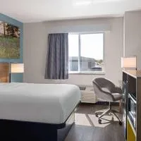 Days Inn by Wyndham Neenah, хотел в Neenah