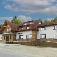 Hámry में, होटल RHOLL Pension & Restaurant