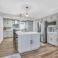 Cozy 4 Bedroom Home in Cornwall, hotel poblíž Massena International (Richards Field) - MSS, Cornwall