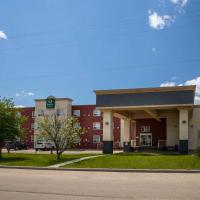 Quality Inn & Suites, hotel poblíž Letiště Whitecourt - YZU, Whitecourt