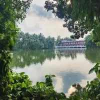Green County Wellness Retreat: Memāri şehrinde bir otel