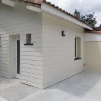 Maison pour 4 personnes, hotel en Lesperon