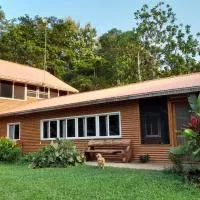 Barton Creek Unique Resort, hotel a Sayab Camp