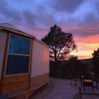 Yurt Overlook #09 with AC and Private Bath 2 Kings, Hotel in Orderville
