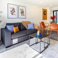 Bright & Stylish 2BR Near Addington Park, hotelli kohteessa Addington