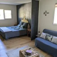 Les Isatis، فندق في Montarnaud