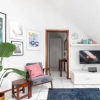 ÄSTAY - BoxSpring auch als Einzelbetten, voll ausgestattete Küche, Eco-Friendly, Radfahren & Wandern, inkl XL Parkplatz, хотел в Hemsbach