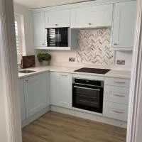 Modern Luxe Maisonette Near Station With Free Parking, hotel di Billericay