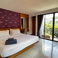 Coco Mountain View Guest House Hotel, готель на Ката-Біч