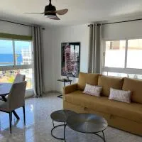CORNELIAS HOME TC3 Atico between LAS VISTAS & LOS CRISTIANOS BEACH, hotel en Los Cristianos