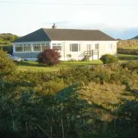 Erisgeir Sleeps 6 with Private Grounds, hotel i Dearg Phort