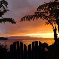 Fantasy Island - private seaview cabins, hotel di Tryphena