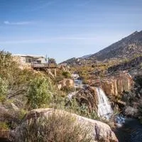 Stayatdestraadt Red Fin Cottage, hotel em Op-die-Berg