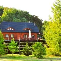 Dom nad Rozlewiskiem, hotel u gradu Zamošć