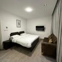 central apartment for rent 16, hotell i Umm Uthainah