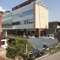 Hotel President, хотел в Bharwain