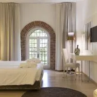 Viesnīca Hotel Castello di Santa Vittoria pilsētā Santa Vittoria dʼAlba