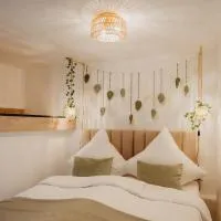 JASTA Homes Mosel, zentral, Netflix, Waschmaschine, Terrasse, Privateingang, Erdgeschoss, ältester Weinort Deutschlands, hotell i Neumagen-Dhron