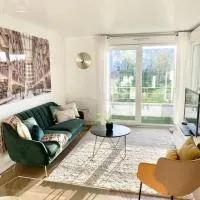 Le Domaine Réservé , parking et écrin de verdure, hotel a Amiens