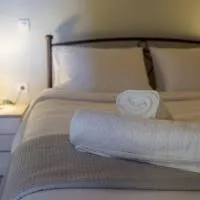 Dimitris Apartment near Athens Airport: Áyios Spirídhon şehrinde bir otel