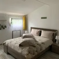 Chez fifi&stella, hotel em Neufmoutiers-en-Brie
