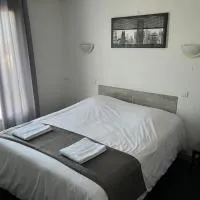 Hôtel Le Lyon Vert Commentry, hotel em Commentry