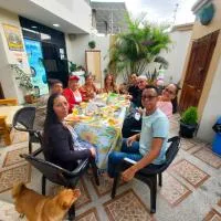HOSTAL SAN MARINO, מלון במנטה