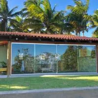 Linda casa de 2 QUARTOS na beira d'água - Condominio Mar Doce!, хотел в Каравелас