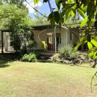 Casa Verde Off-grid hideaway Agnes Water 1770, хотел в Агнес Уотър