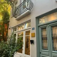 Belle Athenes - Luxury Rooms at Monastiraki Railway Station, hotel sa Athens