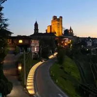 Casa nelle Langhe A, khách sạn ở Serralunga d'Alba