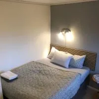 Private room on quiet street, hotell Bodos