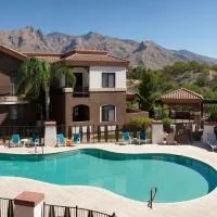 Embassy Suites Tucson - Paloma Village, hotelli kohteessa Tucson