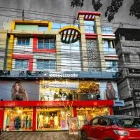 Swarna Biroti Kolkata - 20 mins Airport 7 mins metro 0 mins bus stop, hotel i Belgharia