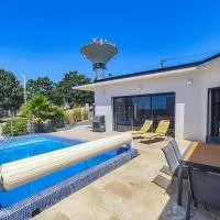 Stunning Home In Portiragnes、ポルティラーニュにあるベジエ・キャプ・ダグド空港 - BZRの周辺ホテル