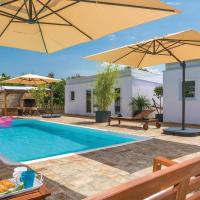 Ten-Bedroom Holiday Home In Petrcane, hotel din Petrcane