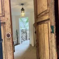 3 deptos en el mismo lugar: Penthouse con doble altura y magnífica arquitectura, Loft con cocina integral y Departamento en planta baja con patio.، فندق في سان ميغيل دي الليندي