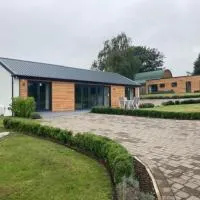 Purpose built 3 bedroom holiday barn, hotell i Bonvilston