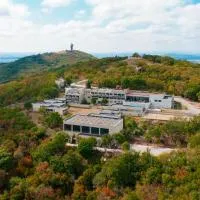 Tŭrnava에 위치한 호텔 Хотелски комплекс Ямболен