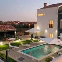 Villa D-Palace、Žarovićにあるザダル空港 - ZADの周辺ホテル